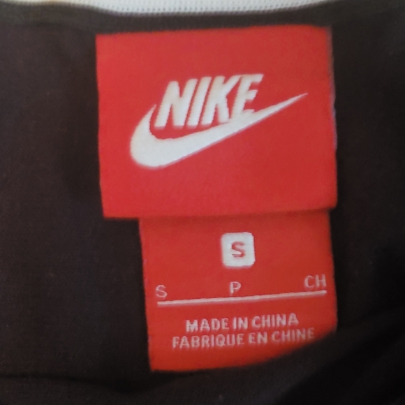 Nike top - Picture 3 of 6